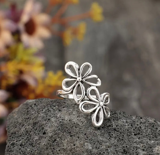 Double Daisy Ring