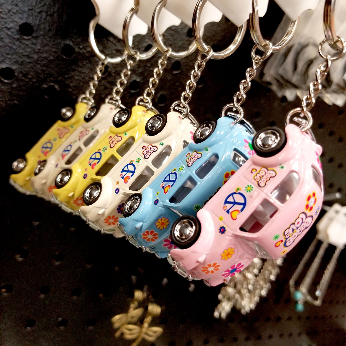 vw beatle car hippie keychain